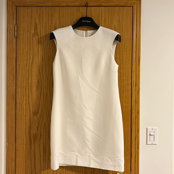 Ted Baker Scalloped Ilad dress. TB3 or Size 8. Lovely! - Picture 3 of 7